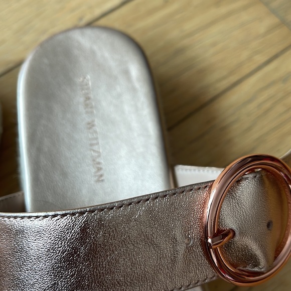STUART WEITZMAN
Mykonos Metallic Leather Espadrille Sandals. Size 6 - Picture 8 of 10